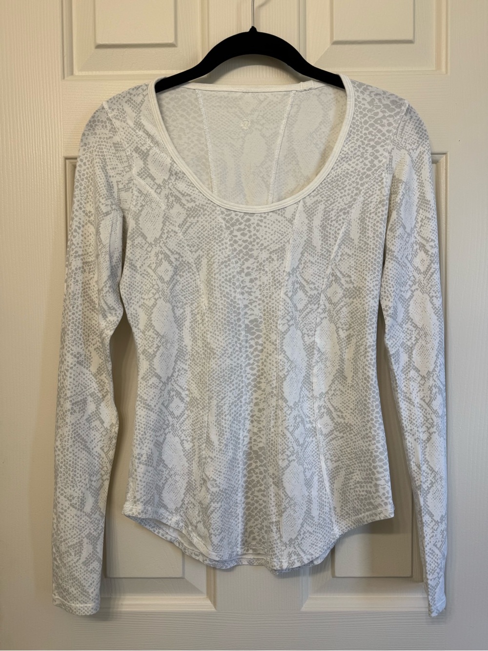 Lululemon Long Sleeve Scoop Neck Top in Light Gray Snake Print